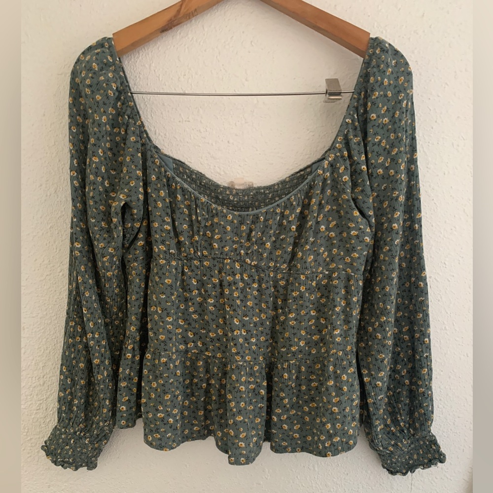 L.A hearts cute floral top